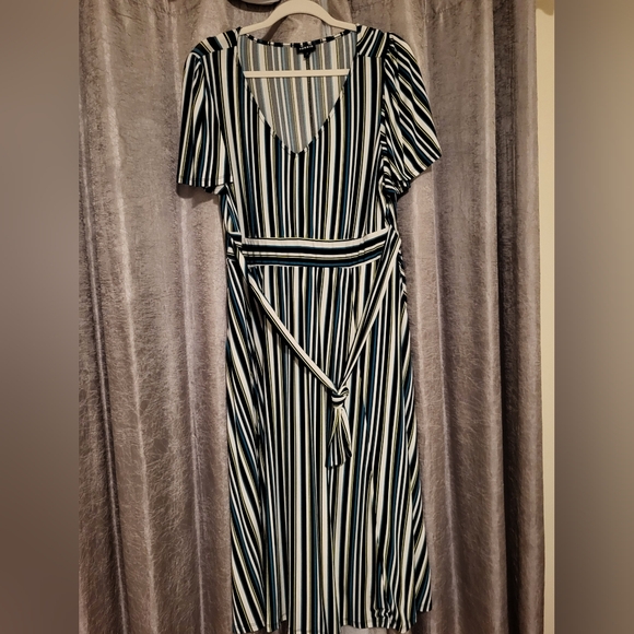 Torrid Size 2 dress with waist tie and flutter sleeves - Picture 1 of 7